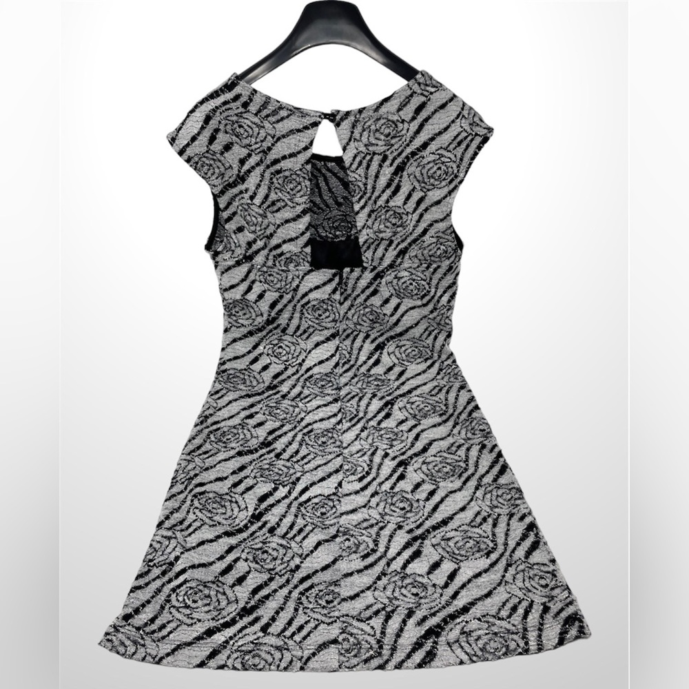 Vintage Black & Light Gray Rose-Print Knitted Dress - Picture 7 of 8